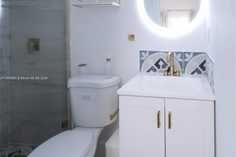 Villa ou maison à louer à Miami, Floride: 1 chambre, 51.1 m2 № 1922633 - photo 8