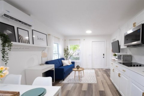 Villa ou maison à louer à Miami, Floride: 1 chambre, 51.1 m2 № 1922633 - photo 12