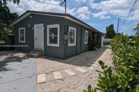 Villa ou maison à louer à Miami, Floride: 1 chambre, 51.1 m2 № 1922633 - photo 14