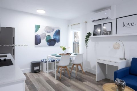 Villa ou maison à louer à Miami, Floride: 1 chambre, 51.1 m2 № 1922633 - photo 9