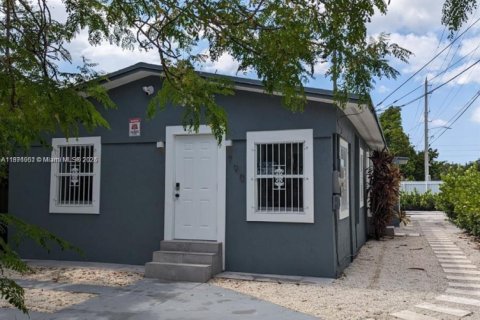 Villa ou maison à louer à Miami, Floride: 1 chambre, 51.1 m2 № 1922633 - photo 16