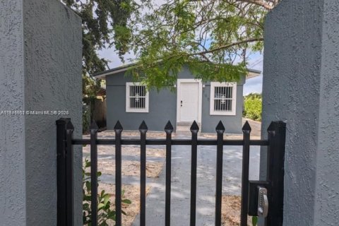 Villa ou maison à louer à Miami, Floride: 1 chambre, 51.1 m2 № 1922633 - photo 17