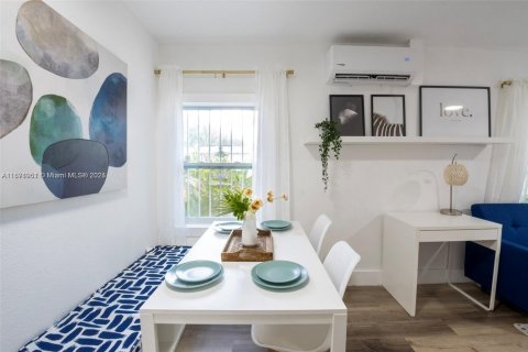 Villa ou maison à louer à Miami, Floride: 1 chambre, 51.1 m2 № 1922633 - photo 11