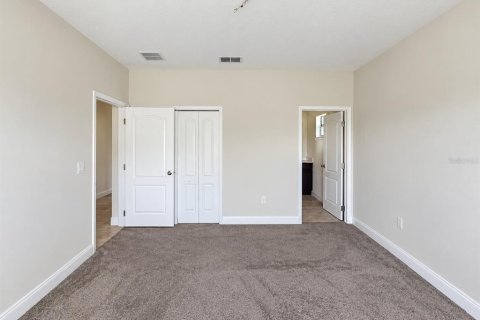 Casa en venta en Haines City, Florida, 4 dormitorios, 223.34 m2 № 2387737 - foto 6