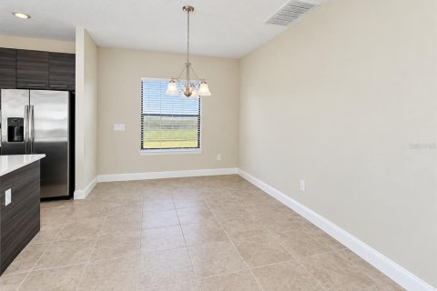 Casa en venta en Haines City, Florida, 4 dormitorios, 223.34 m2 № 2387737 - foto 5