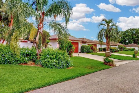 Casa en venta en Haines City, Florida, 3 dormitorios, 192.59 m2 № 1776520 - foto 2