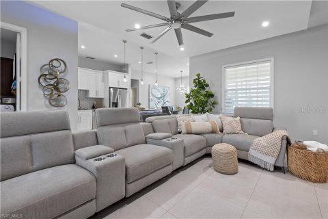 House in Naples, Florida 3 bedrooms, 158.77 sq.m. № 1561296 - photo 10