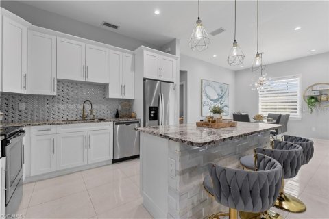 House in Naples, Florida 3 bedrooms, 158.77 sq.m. № 1561296 - photo 11