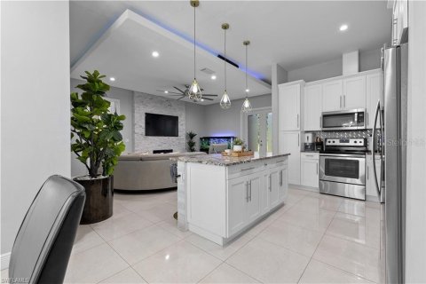 House in Naples, Florida 3 bedrooms, 158.77 sq.m. № 1561296 - photo 15