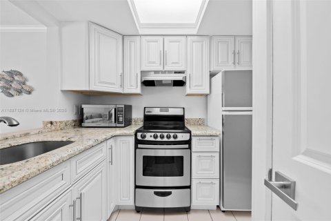 Купить кондоминиум в Помпано-Бич, Флорида 1 спальня, 55.74м2, № 1954063 - фото 4