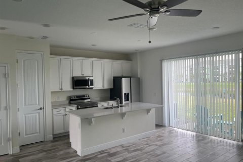 Adosado en alquiler en Kissimmee, Florida, 3 dormitorios, 129.51 m2 № 2229650 - foto 2