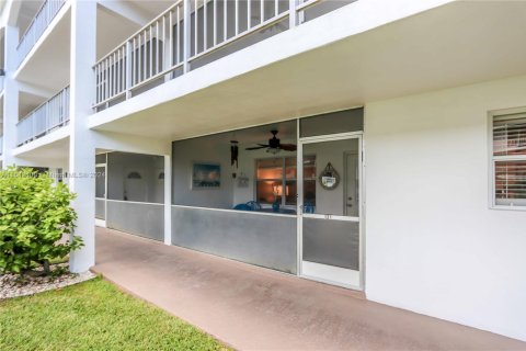 Condo in Hallandale Beach, Florida, 2 bedrooms  № 1867761 - photo 2