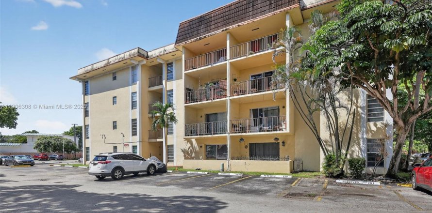 Condo à North Miami, Floride, 2 chambres  № 1966274