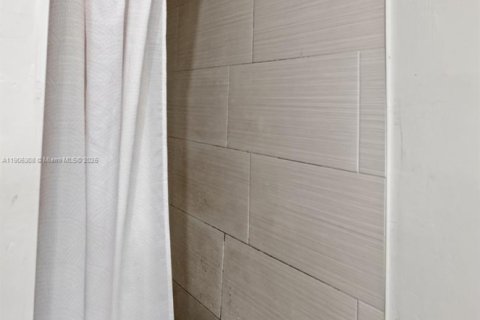 Copropriété à vendre à North Miami, Floride: 2 chambres, 97.18 m2 № 1966274 - photo 8