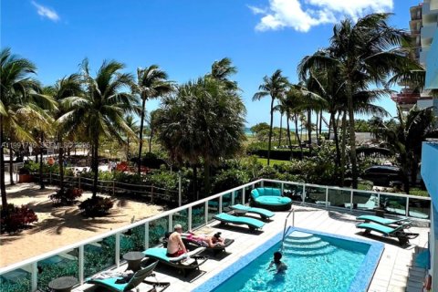 Copropriété à vendre à Surfside, Floride: 1 chambre, 70.33 m2 № 2089791 - photo 27