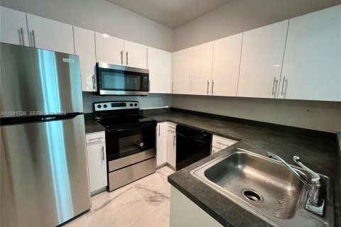 Copropriété à vendre à Surfside, Floride: 1 chambre, 70.33 m2 № 2089791 - photo 5