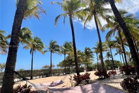 Condo à Surfside, Floride, 1 chambre  № 2089791