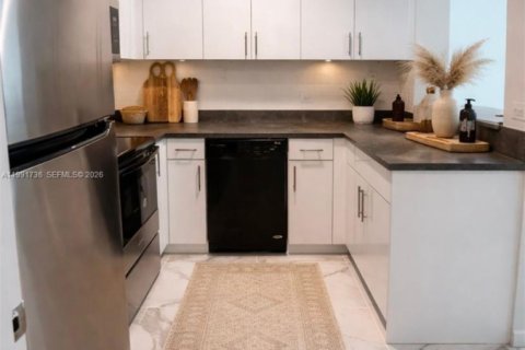 Copropriété à vendre à Surfside, Floride: 1 chambre, 70.33 m2 № 2089791 - photo 3