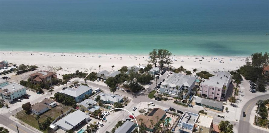 Villa ou maison à Holmes Beach, Floride 3 chambres, 187.29 m2 № 1912541