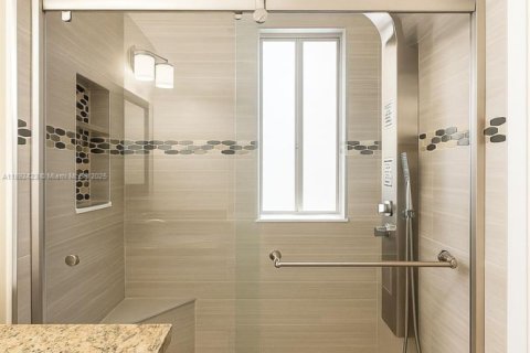 House in Weston, Florida 4 bedrooms, 175.59 sq.m. № 1945600 - photo 7