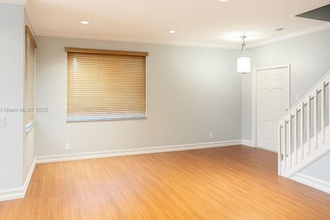 House in Weston, Florida 4 bedrooms, 175.59 sq.m. № 1945600 - photo 6