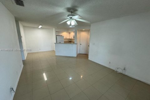 Купить кондоминиум в Маргит, Флорида 1 спальня, 66.15м2, № 2088895 - фото 6