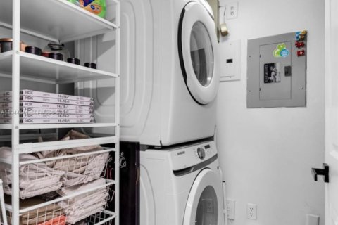 Купить кондоминиум в Мирамар, Флорида 1 спальня, 74.32м2, № 2001741 - фото 11