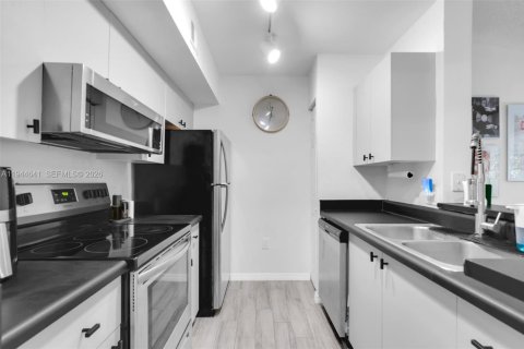 Купить кондоминиум в Мирамар, Флорида 1 спальня, 74.32м2, № 2001741 - фото 4