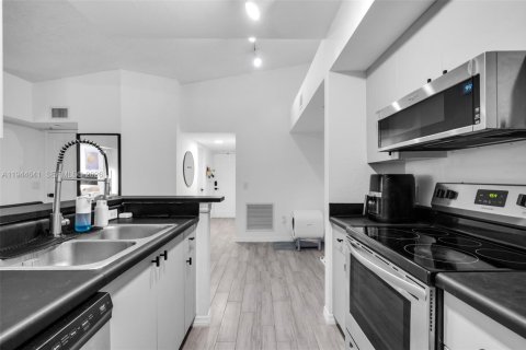 Купить кондоминиум в Мирамар, Флорида 1 спальня, 74.32м2, № 2001741 - фото 5