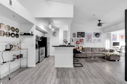 Кондоминиум с 1 спальней в Мирамар, Флорида № 2001741