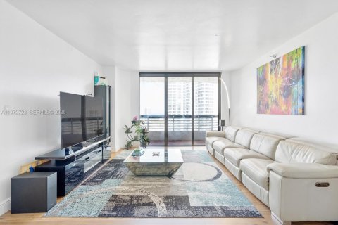 Condominio en venta en Aventura, Florida, 2 dormitorios, 109.72 m2 № 2035948 - foto 16