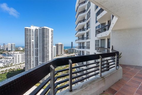 Condominio en venta en Aventura, Florida, 2 dormitorios, 109.72 m2 № 2035948 - foto 6