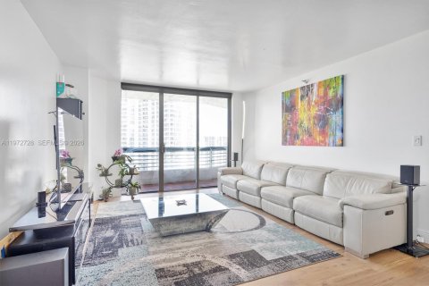 Condominio en venta en Aventura, Florida, 2 dormitorios, 109.72 m2 № 2035948 - foto 15