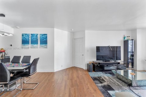 Condominio en venta en Aventura, Florida, 2 dormitorios, 109.72 m2 № 2035948 - foto 29