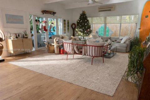 Снять в аренду виллу или дом в Ки-Бискейн, Флорида 4 спальни, 167.04м2, № 2046844 - фото 23