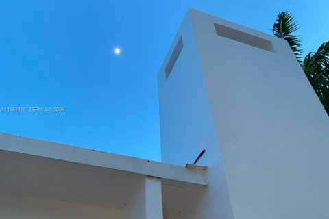 Снять в аренду виллу или дом в Ки-Бискейн, Флорида 4 спальни, 167.04м2, № 2046844 - фото 4