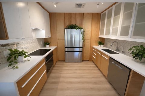 Снять в аренду виллу или дом в Ки-Бискейн, Флорида 4 спальни, 167.04м2, № 2046844 - фото 28