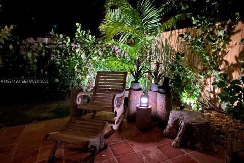 Снять в аренду виллу или дом в Ки-Бискейн, Флорида 4 спальни, 167.04м2, № 2046844 - фото 9