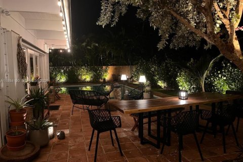 Снять в аренду виллу или дом в Ки-Бискейн, Флорида 4 спальни, 167.04м2, № 2046844 - фото 16