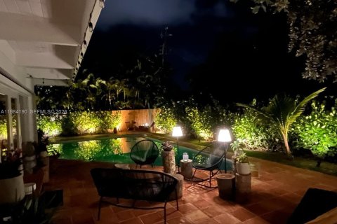 Снять в аренду виллу или дом в Ки-Бискейн, Флорида 4 спальни, 167.04м2, № 2046844 - фото 10