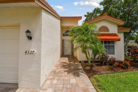 House in Bradenton, Florida 2 bedrooms, 138.7 sq.m. № 1530246 - photo 2