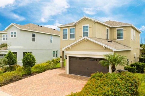 House in Kissimmee, Florida 4 bedrooms, 219.53 sq.m. № 2098069