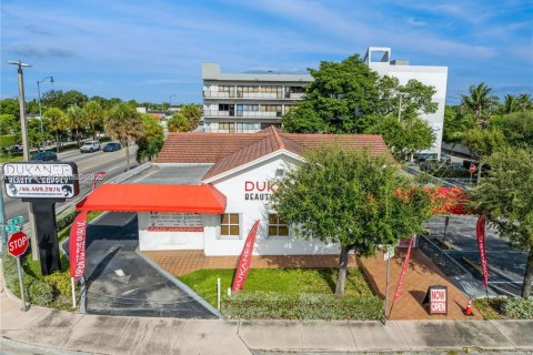 Immobilier commercial à Miami, Floride № 2079326