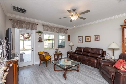 Villa ou maison à vendre à New Port Richey, Floride: 5 chambres, 229.1 m2 № 2277531 - photo 22