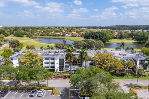 Condo in Weston, Florida, 2 bedrooms  № 2065984 - photo 2