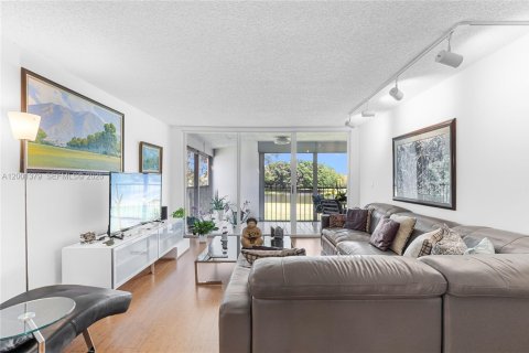 Condo in Weston, Florida, 2 bedrooms  № 2065984