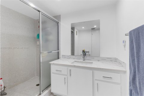 Condo in Weston, Florida, 2 bedrooms  № 2065984 - photo 24