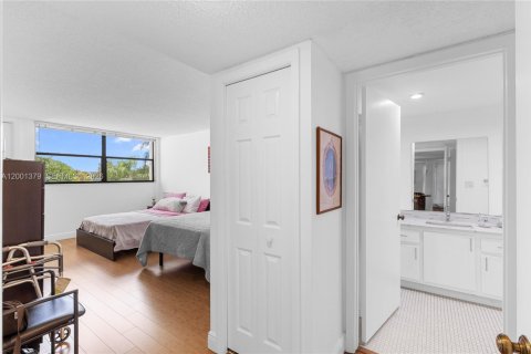 Condo in Weston, Florida, 2 bedrooms  № 2065984 - photo 22