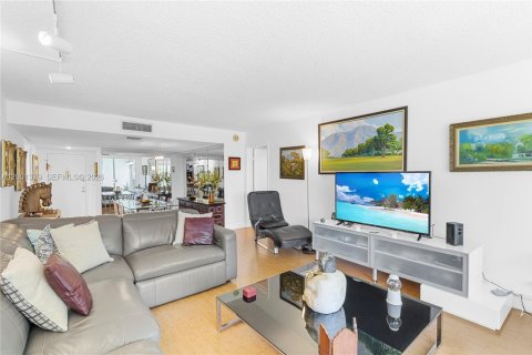 Condo in Weston, Florida, 2 bedrooms  № 2065984 - photo 21