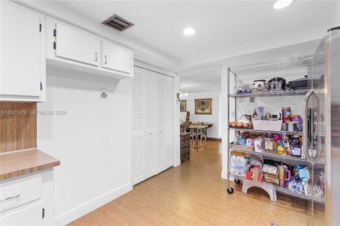 Condo in Weston, Florida, 2 bedrooms  № 2065984 - photo 14